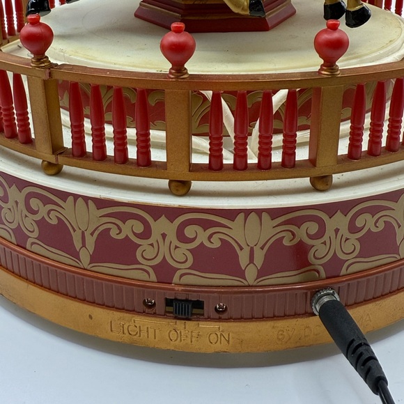 Vintage Musical Christmas Carousel Merry-Go-Round Animated Lights Plays Carols - Picture 7 of 7